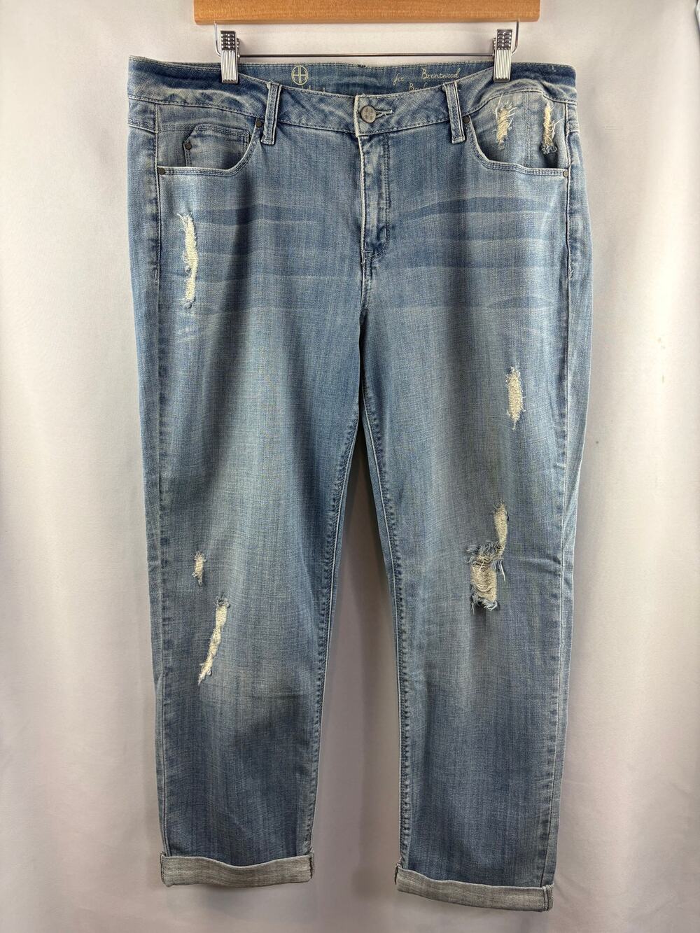 Women’s Hot in Hollywood Size 14 Light Was Blue Distressed Straight Jeans